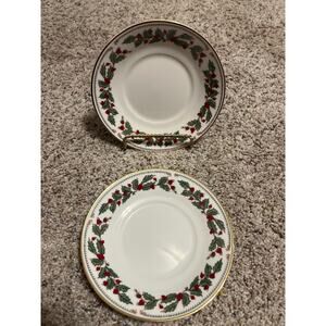 The CELLAR (2) ivory  Holly Berries Christmas Plate